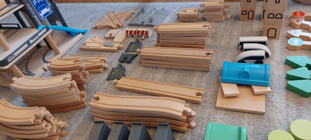 Kolejka drewniana ikea lidl zestaw XXL  elementów wraz z parkingiem