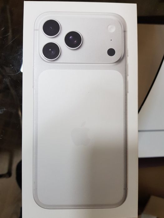 Apple iPhone 17 Pro Max 6.9" 256GB Silver novo selado