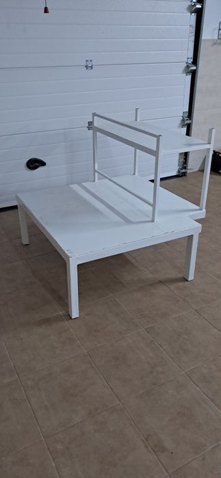 Estrutura para máquinas de lavar e secar