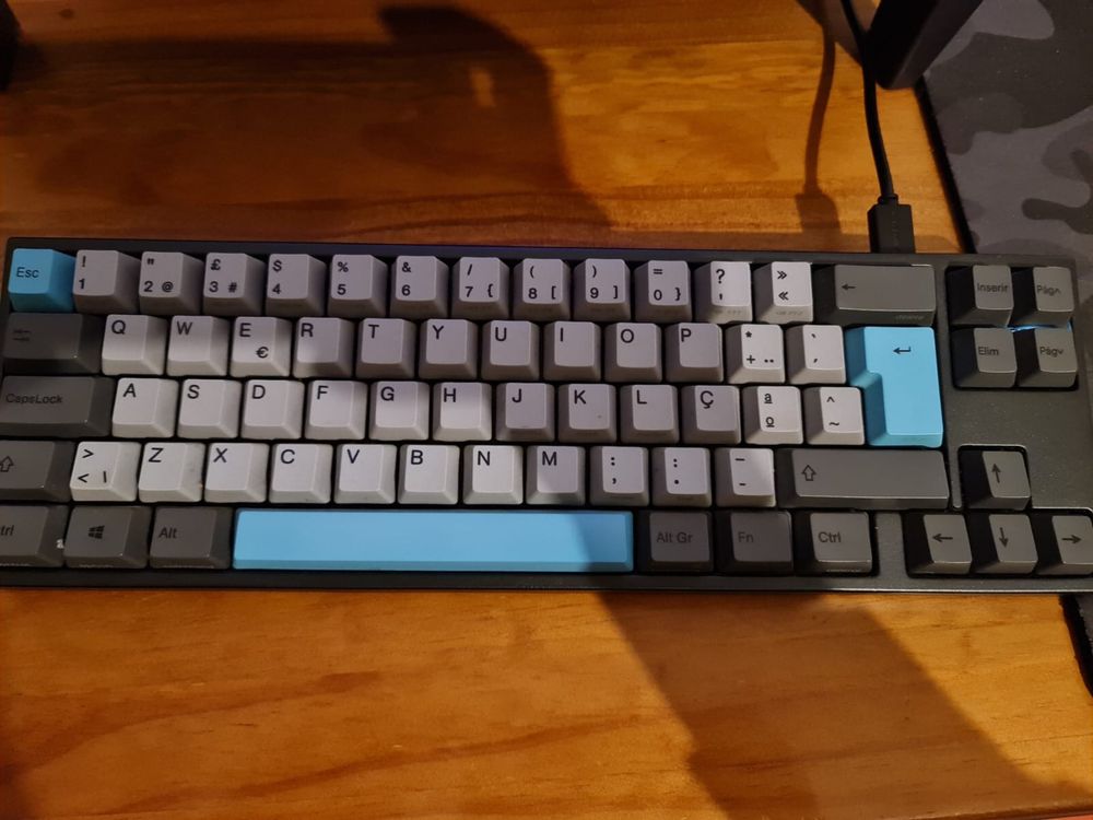 Teclado Ducky Miya Pro Moonlight TKL PC/MAC 65% MX Silent Red