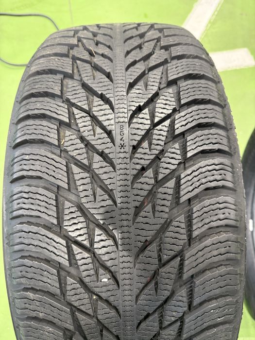 285/50/20 Nokian