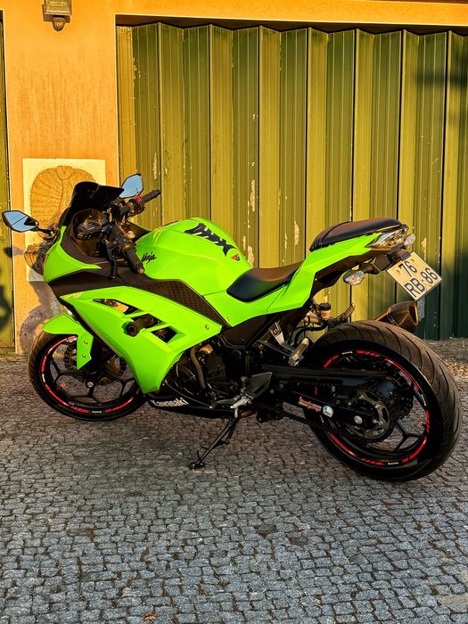 Kawasaki Ninja 300 ABS AKRAPOVIC