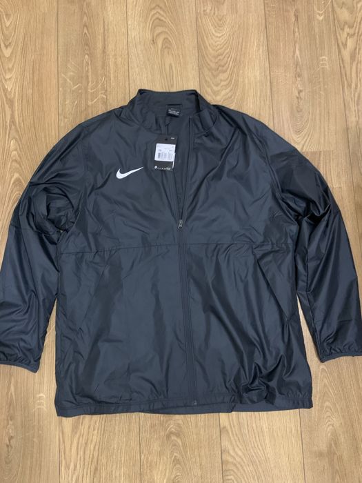 Ветровка Nike нова