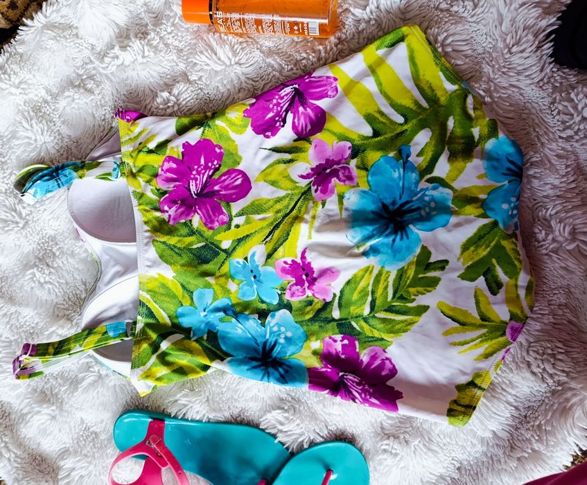 Яскравий суцільний Купальник