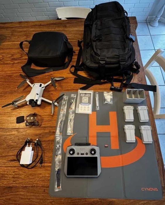 DJI Mini 4 Pro Fly More Combo RC 2 W zestawie plecak