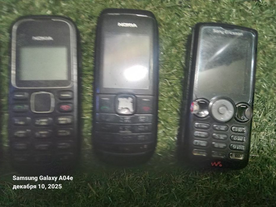 Продам кнопочный телефоны, и один смарфон