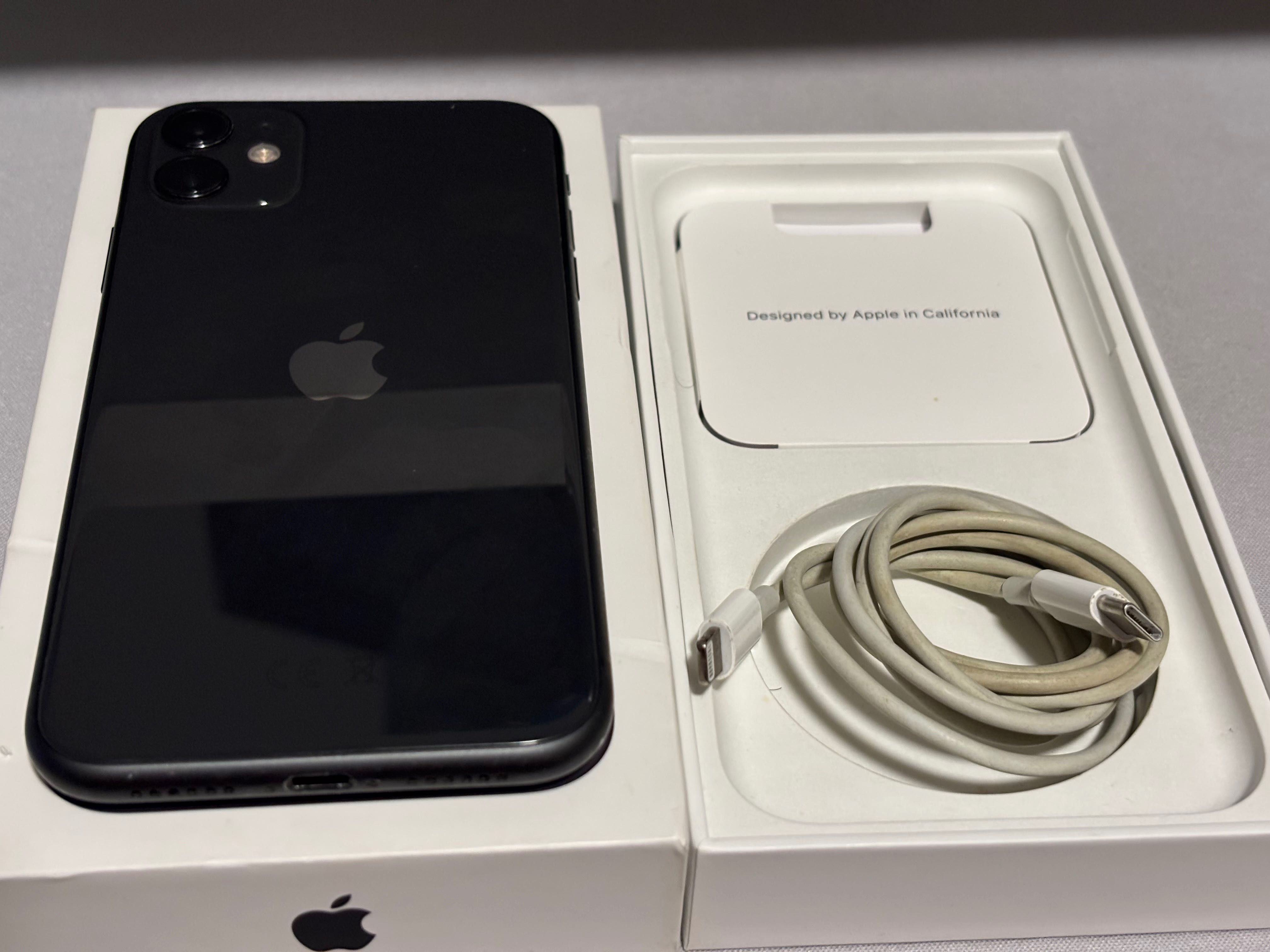 iPhone 11 (usado) na caixa com cabo
