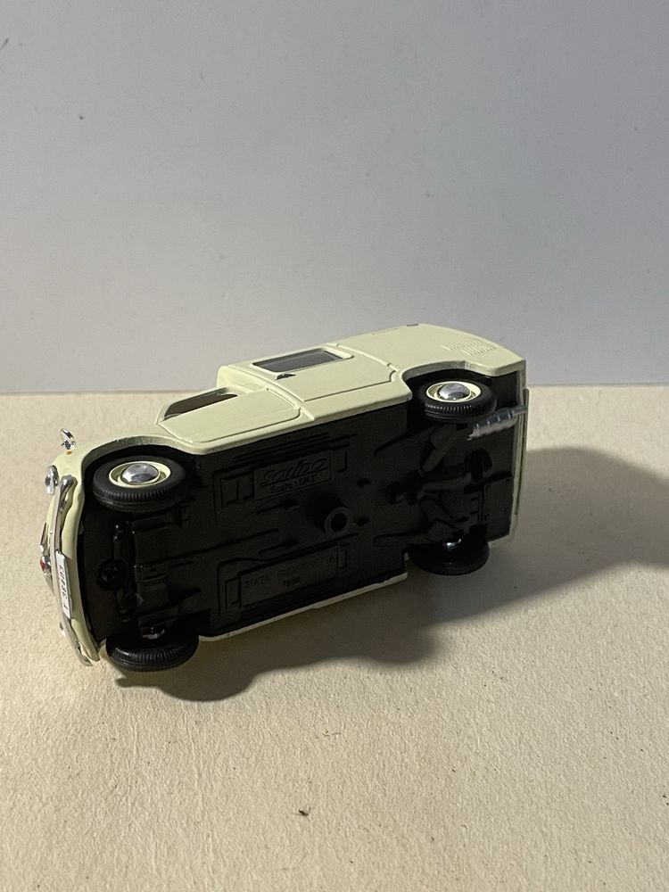 Miniatura nova da solido 1:43