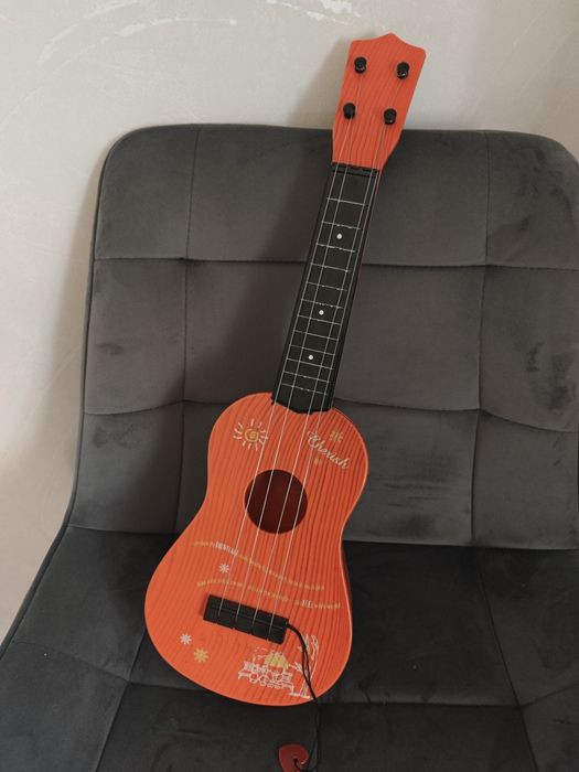 Гитара детская новая