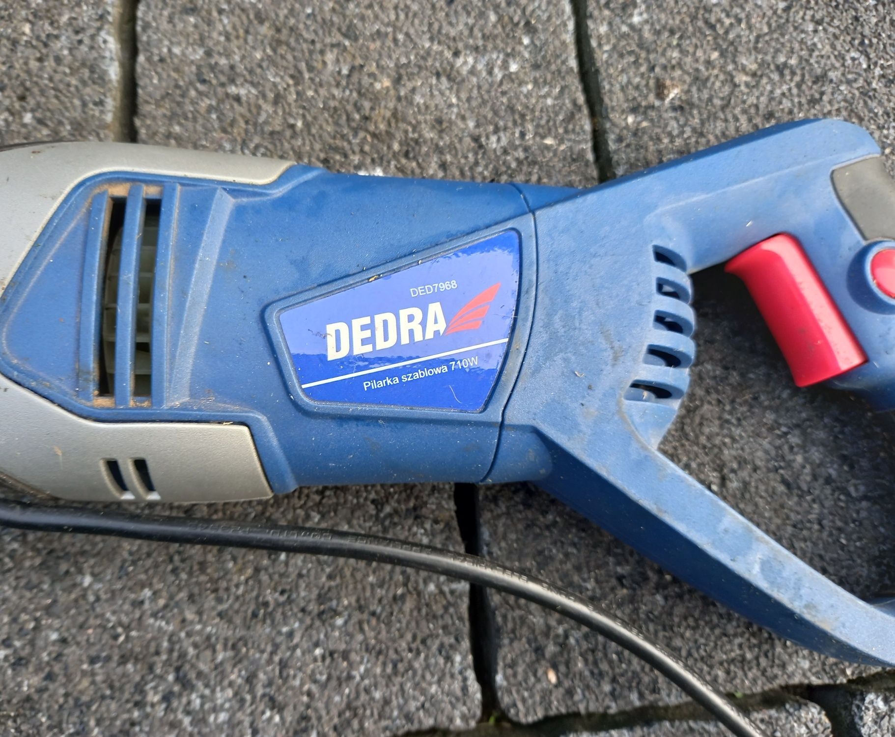 Pilarka szablowa Dedra DED7968