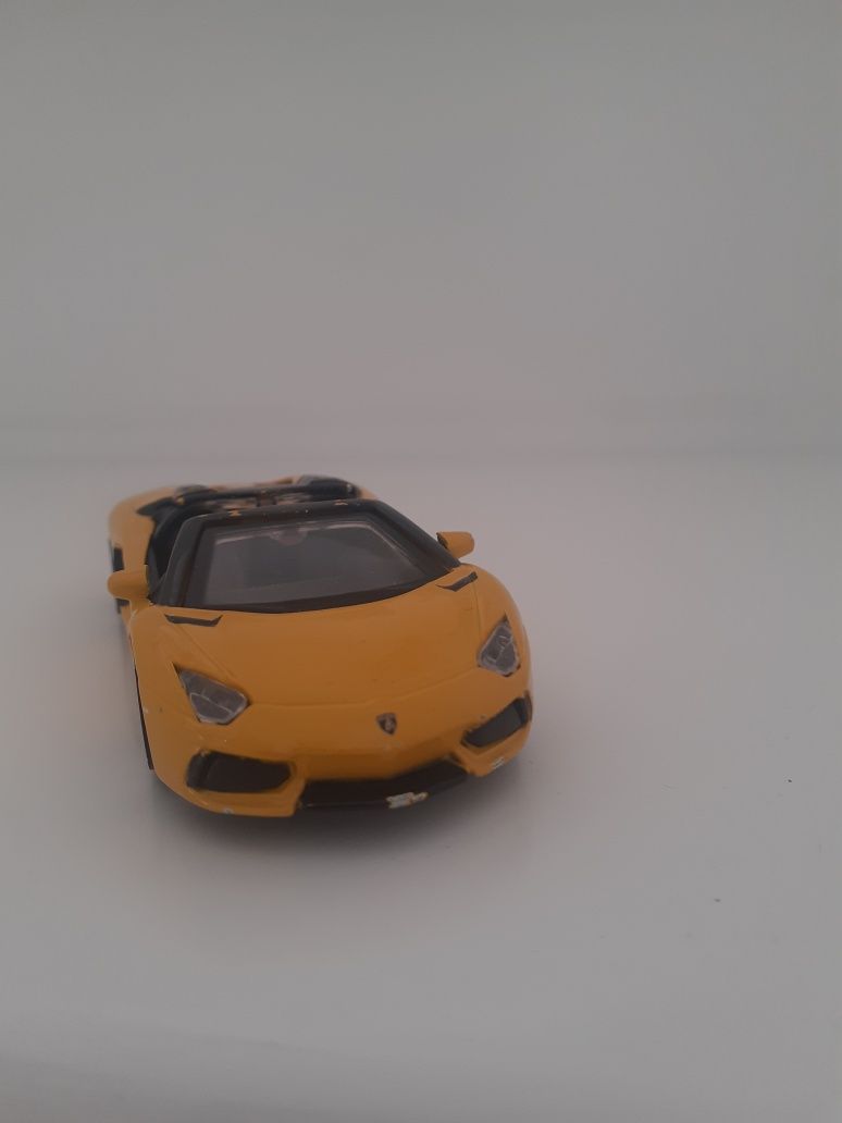 Zabawka model autko Lamborghini Aventador Lp-700 Burago skala 1:45