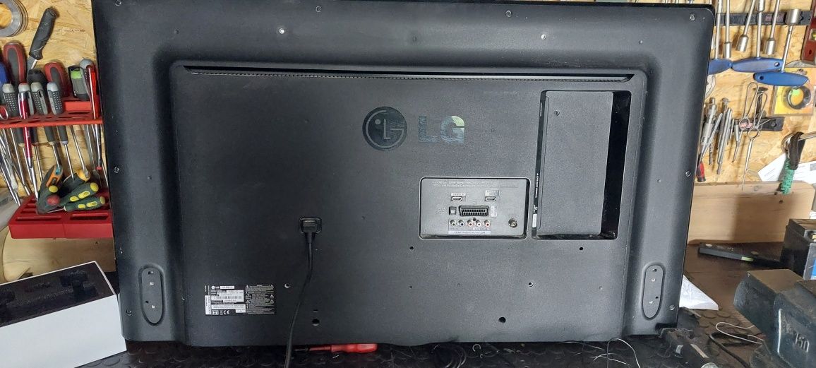 Telewizor LG 42" uszkodzony sprzedam plus DVD