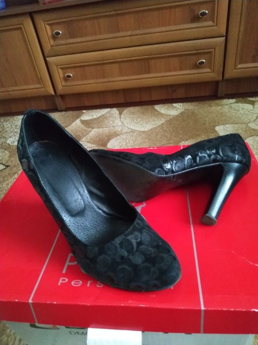 Замшевые туфли, сапоги в хорошем состоянии