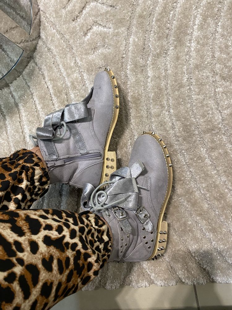 Botki buty Lu Boo 38 z ćwiekami zamszowe szare sztyblety