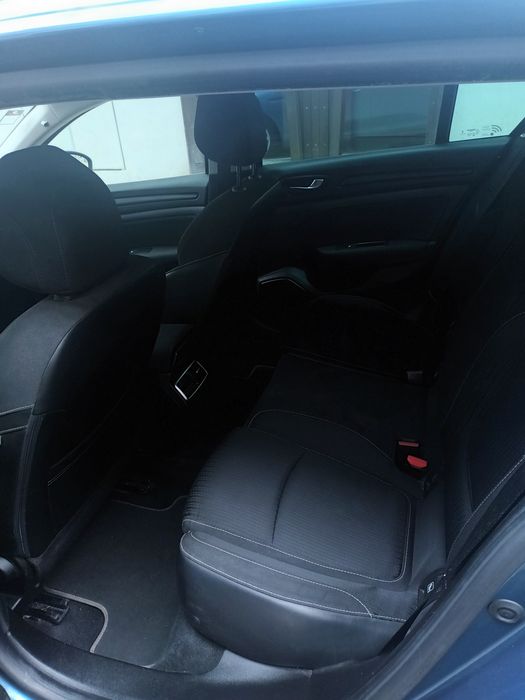 Renault Mégane Sport Tourer 1.5 dCi Zen Ano
Abril / 2018 
(NEGOCIAVEL)