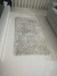 Tapete creme ideal para sala ou quarto