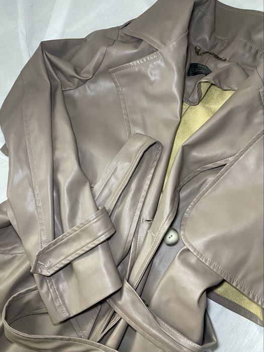 Трендове пальто-плащ