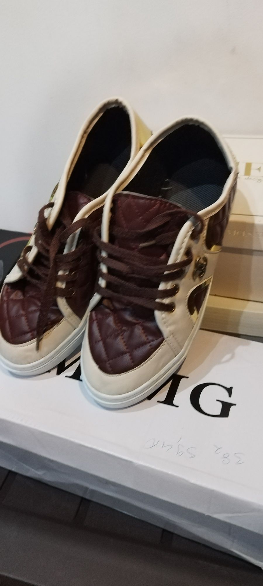 ładne buty nieprzemakalnew z eko skóry r 38