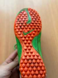 Сороконожки Nike HyperVenom