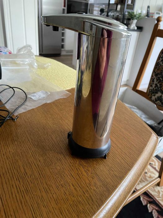 Automatyczny dozownik do mydła