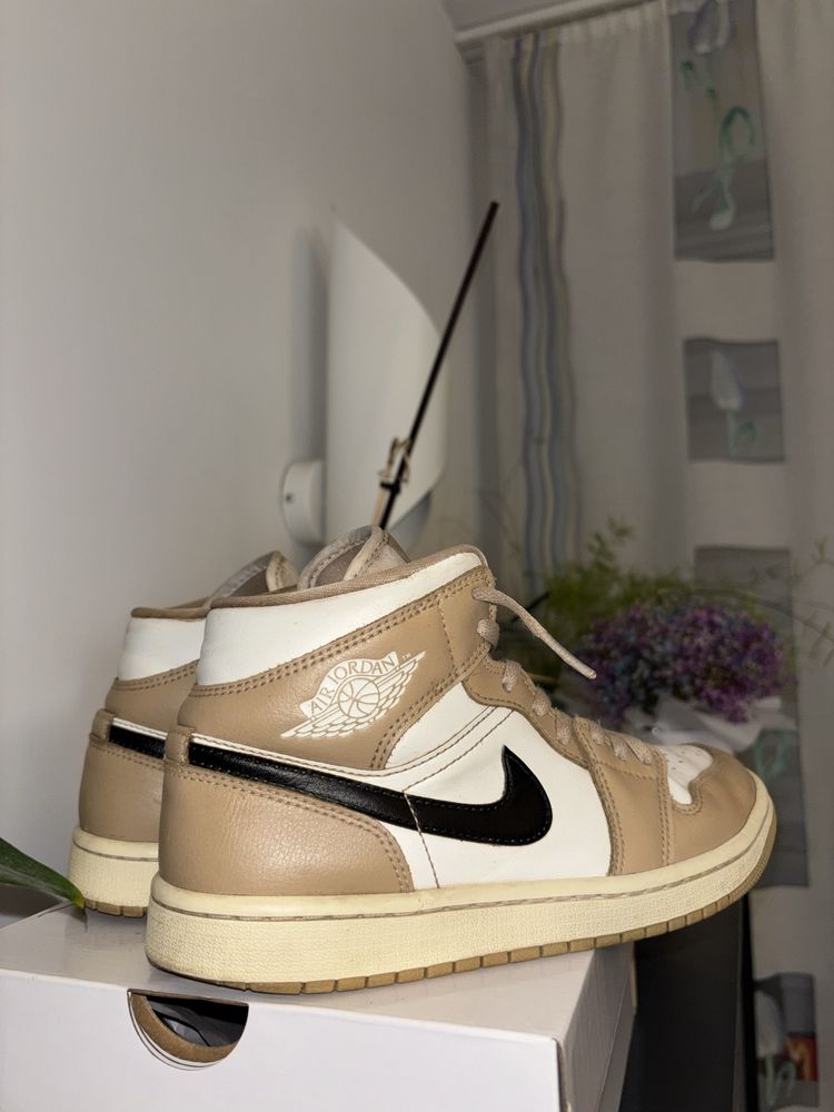 Jordan 1 mid brazowo/czarno/biale