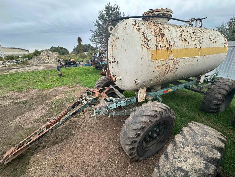 Причіпні ємності для зберігання та внесення безводного аміаку