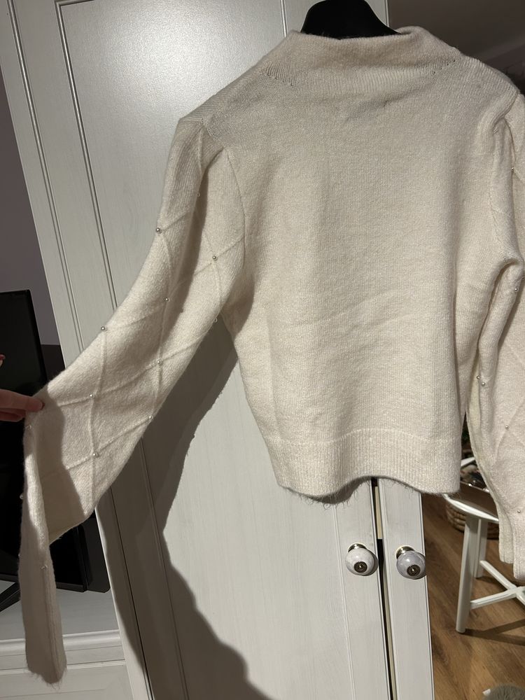 Sweter ze zdobieniami Reserved
