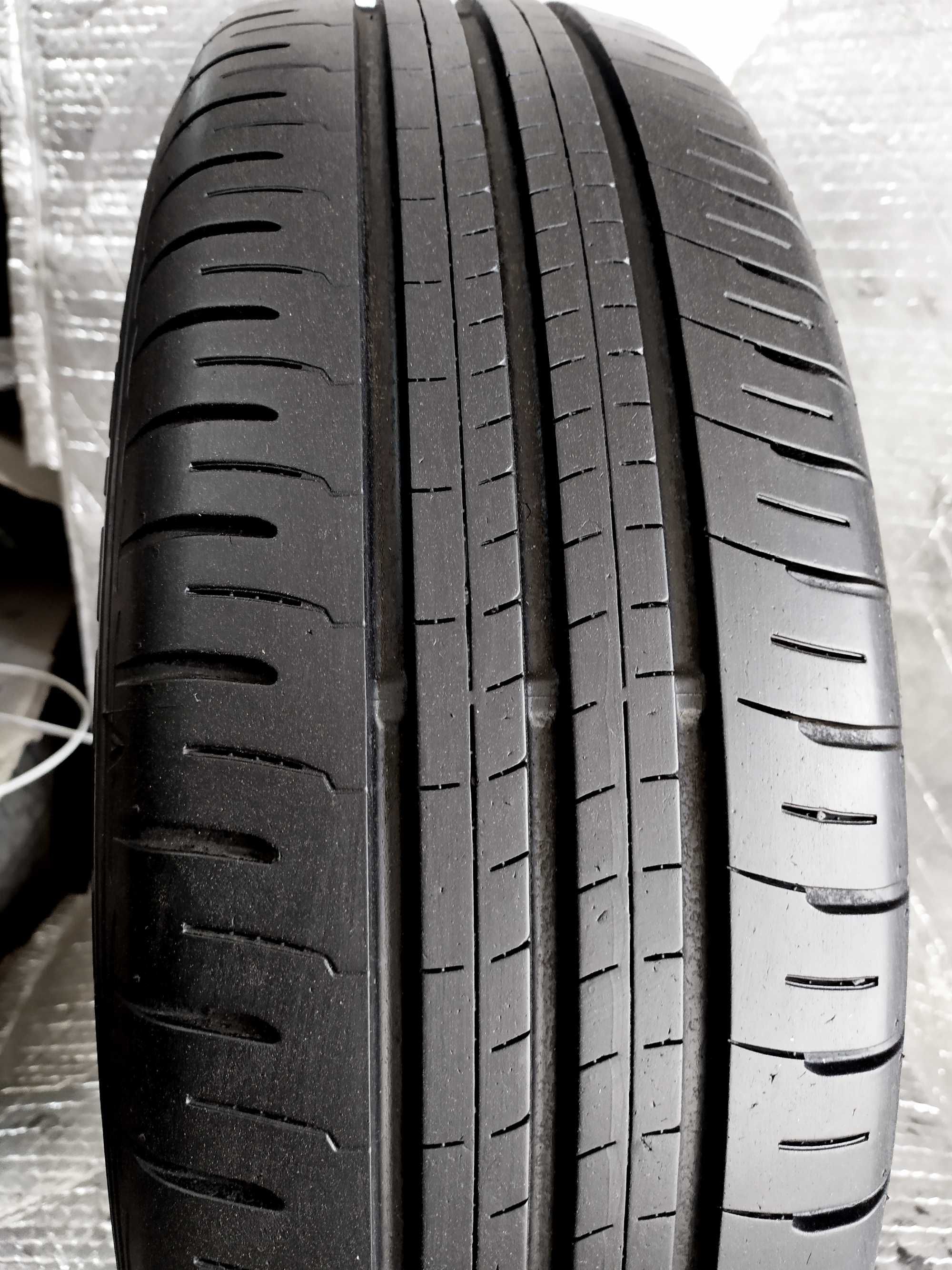 Шини Б/в 205.65.16 комплект Falken