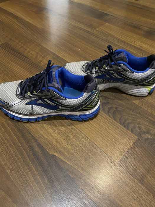 Кросівки brooks 45,5