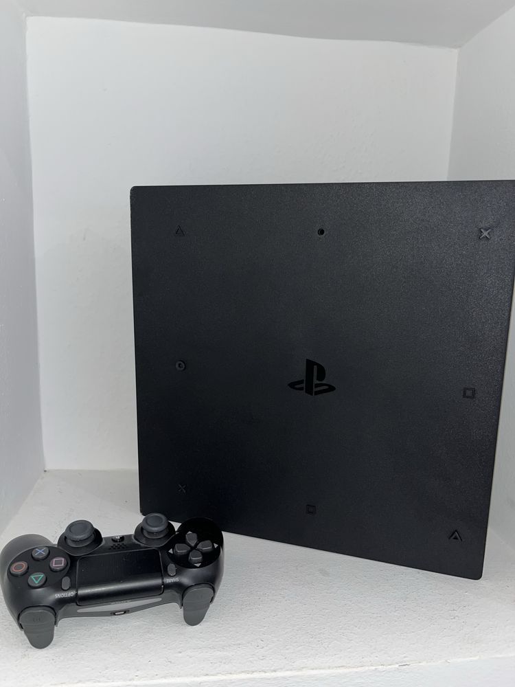 PS4 Pro + jogos e comando original