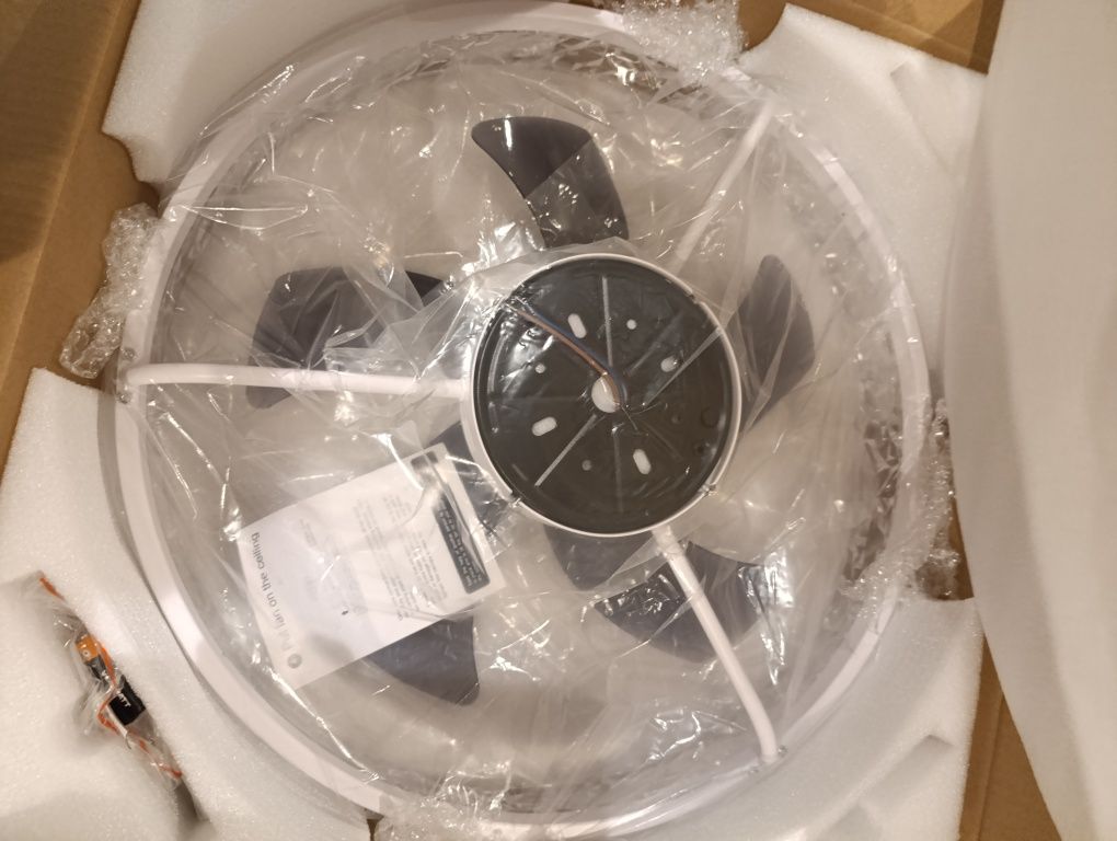 Plafon żyrandol LED wiatrak i pilot Nowość