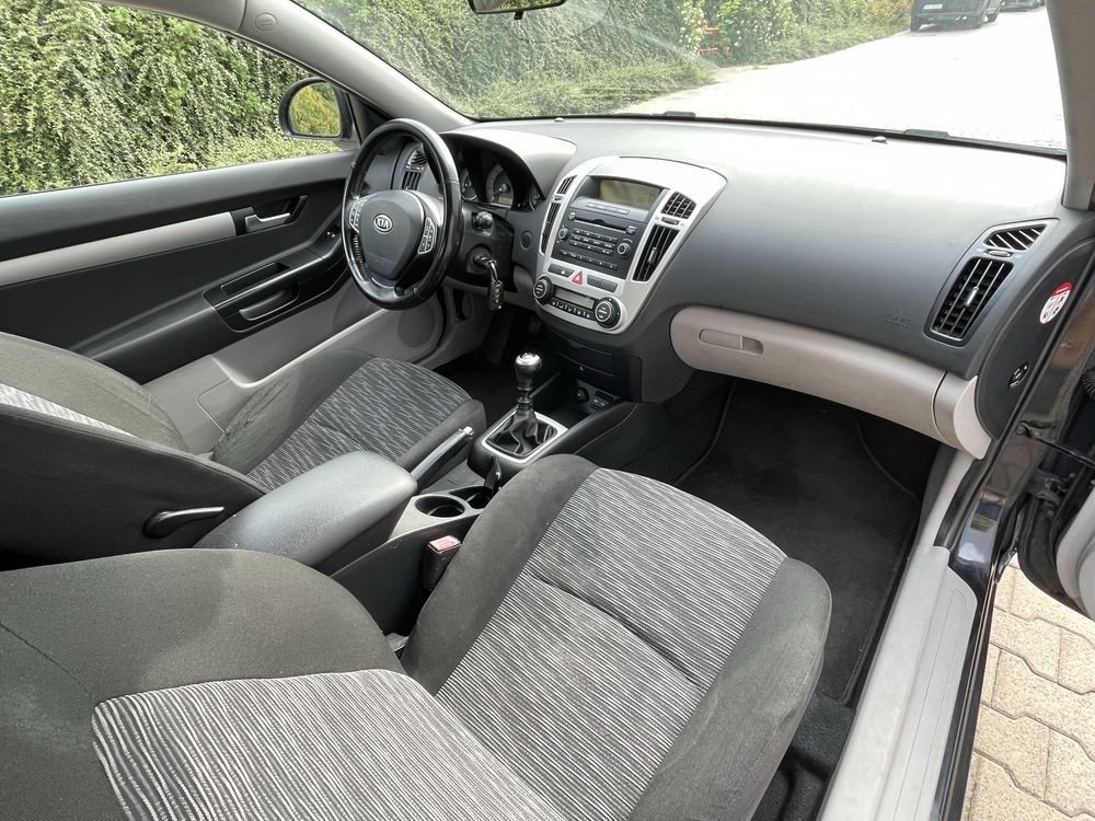 Kia Ceed  2.0 CRDI  140 KM