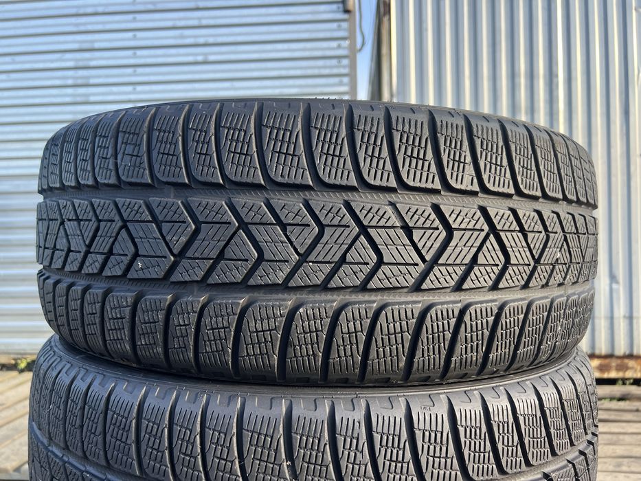 235/50 R19 Pirelli 4шт 2022рік 6.3мм-6.7мм Залишок протектора