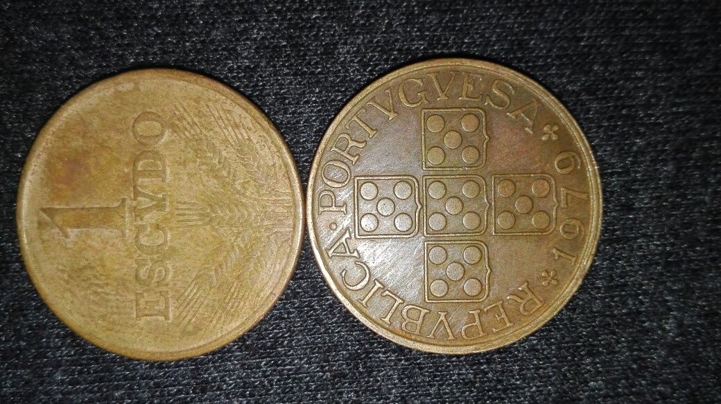 Moedas 25 escudos, 1 escudo, 50 centavos