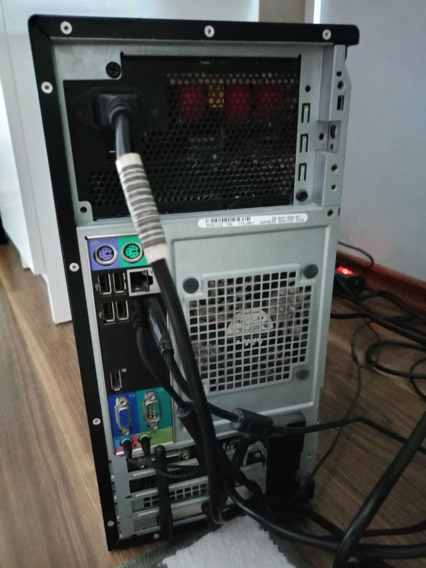 Komputer Dell stacjonarny Optiplex 990