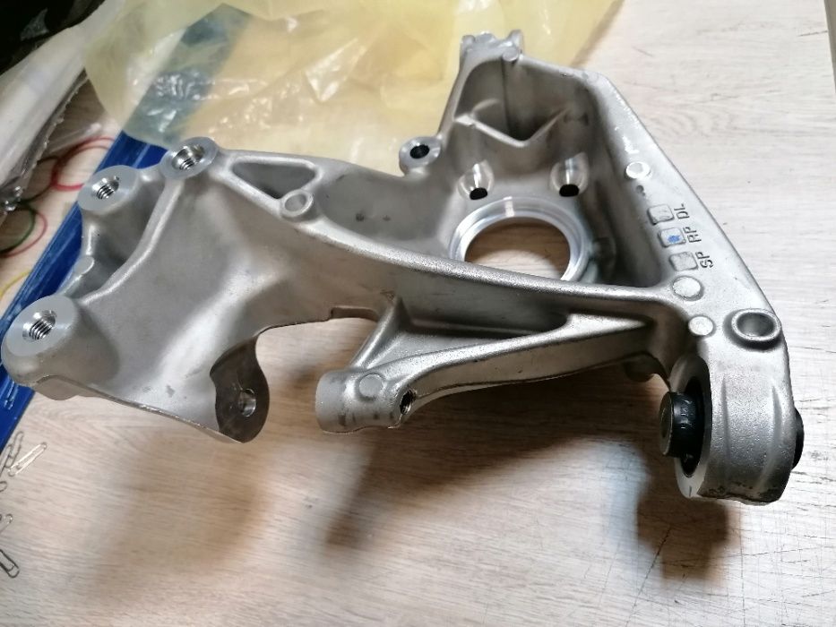 Задня права цапфа VW Atlas/Teramont 2018-2021