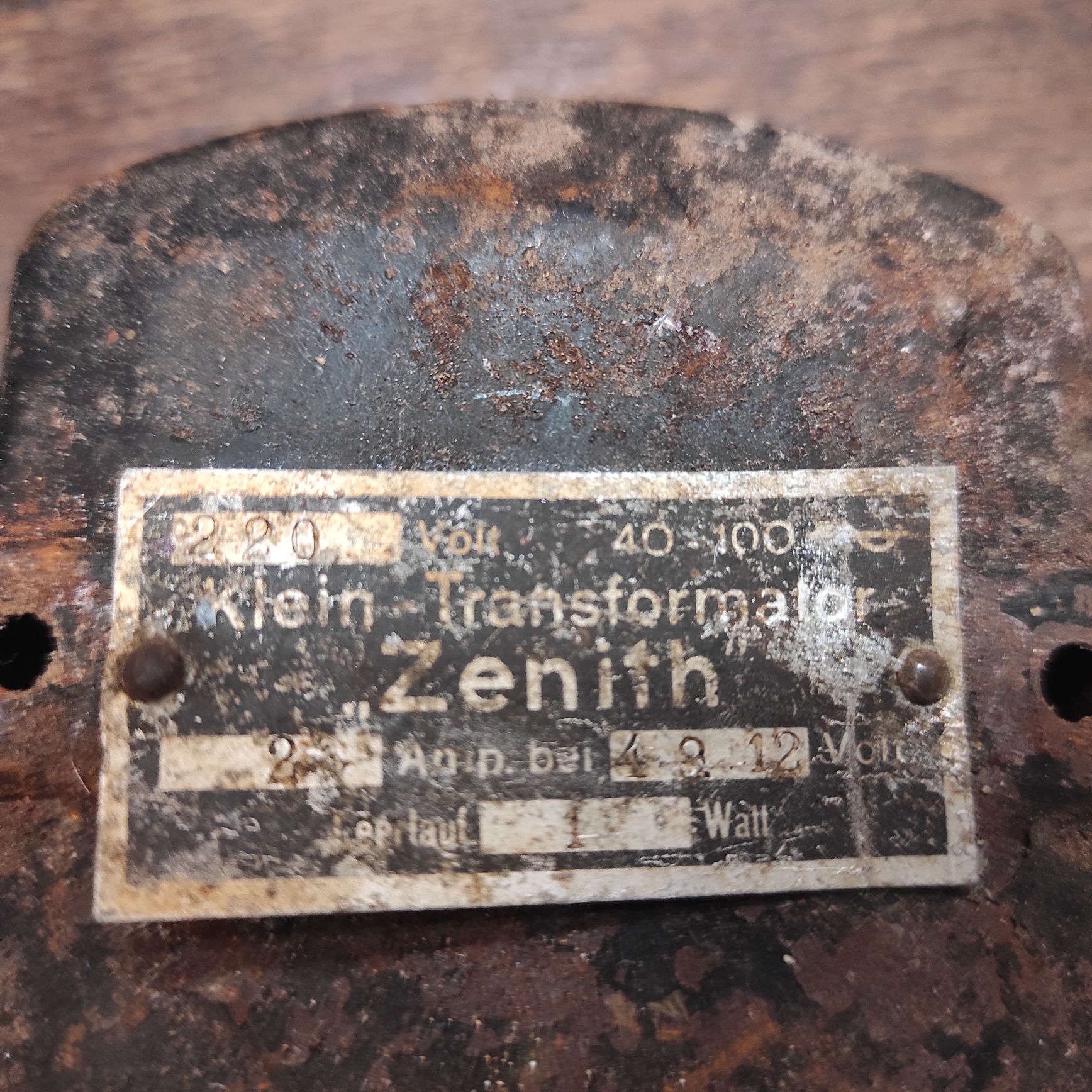 Stara niemiecka obudowa małego transformatora Zenit 1948
