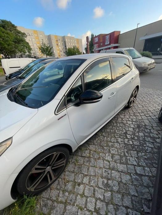 Peugeot 208  1.2 PureTech GTLine