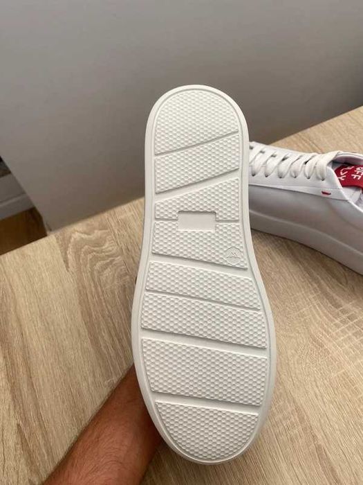 Sapatilhas Off Play, novas, tamanho 42