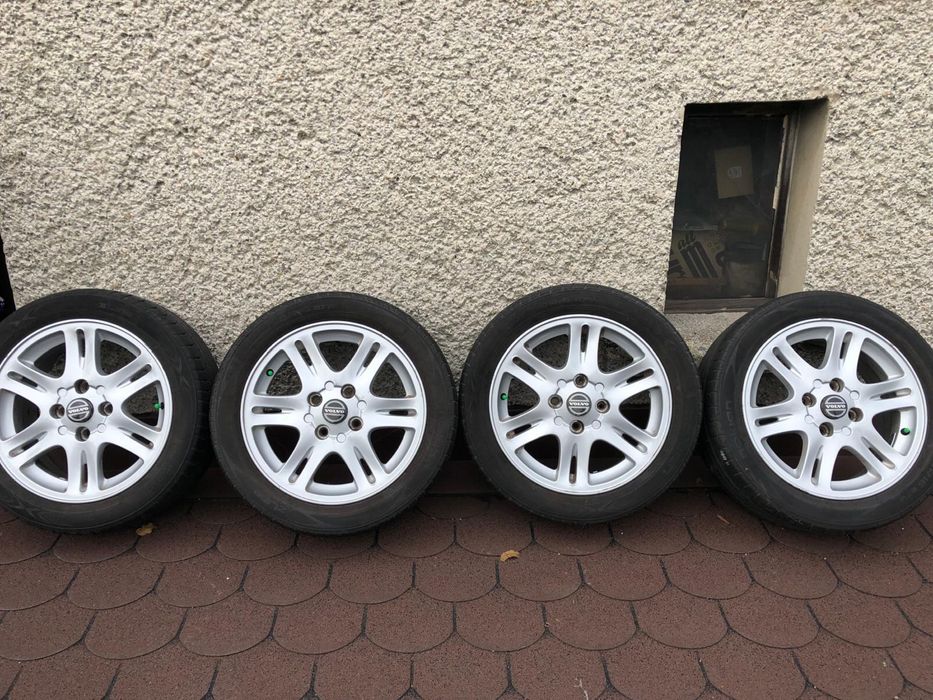 Alumfelgi z oponami oryginalne Volvo na 4 śruby