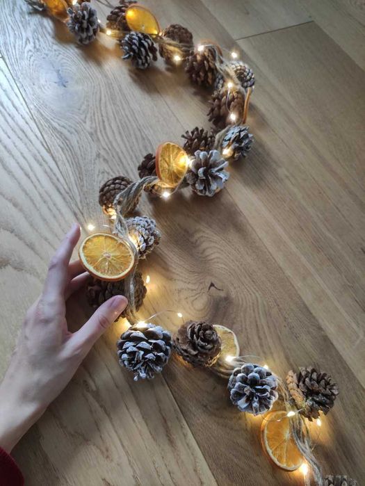 Łańcuch świetlny girlanda lampki led szyszki szyszek pomarańcze 130 cm