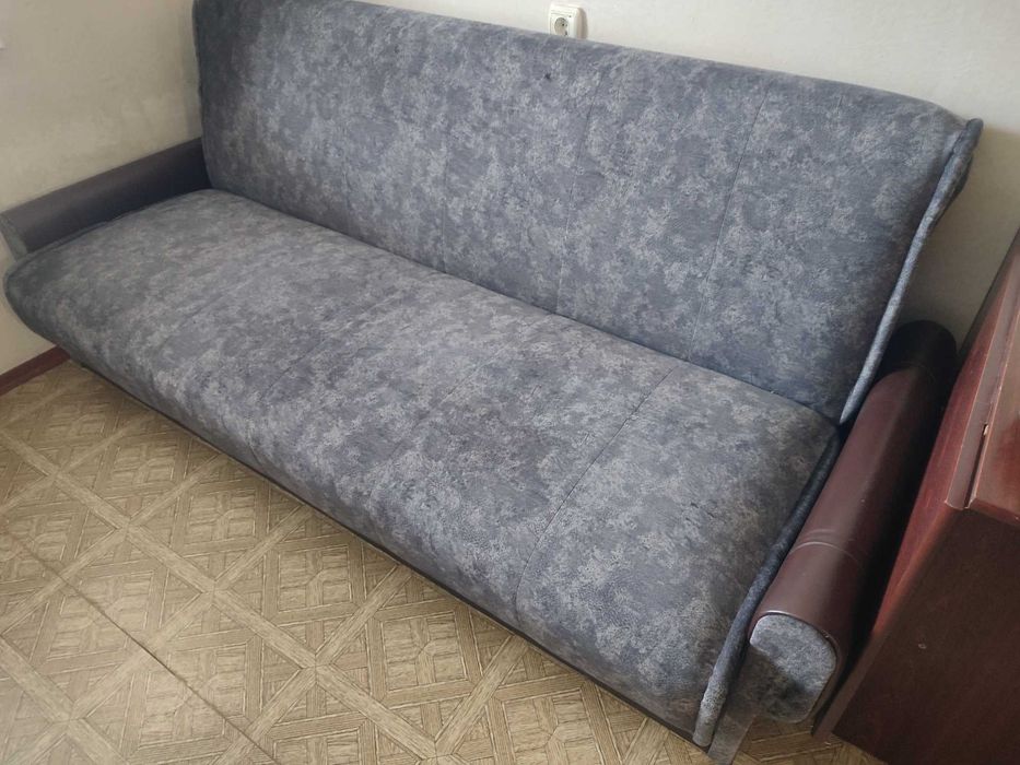 Диван-книжка в ідеальному стані