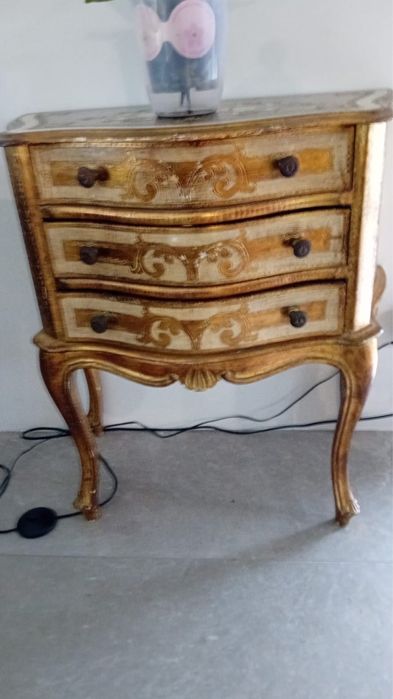 Komoda w stylu florenckim