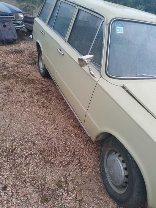 Clássicos antigos Fiat 124 van 1.2