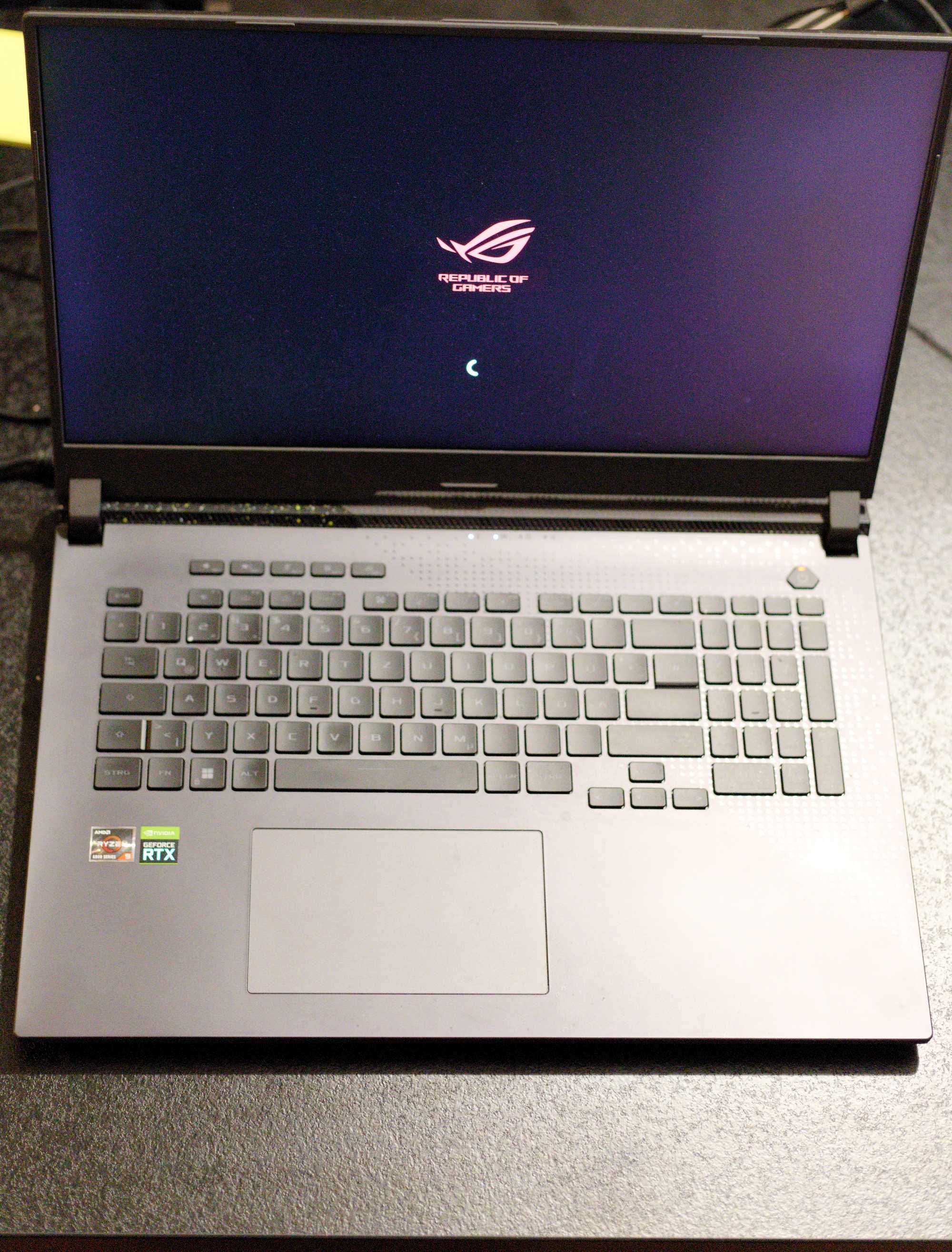 Laptop gamingowy ASUS ROG G713RS - AMD Ryzen 9 / RTX 3080 / 32GB RAM