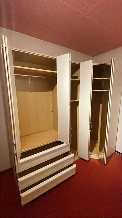 Szafa biała narożna z lustrem