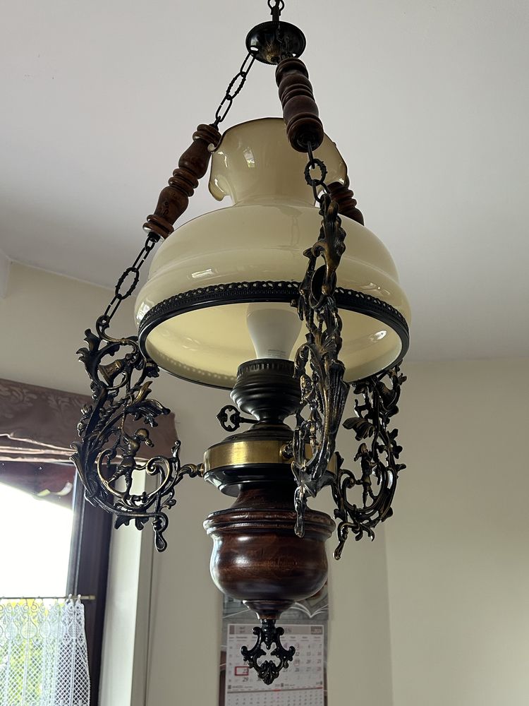 Lampa naftowa stylizowana żyrandol wisząca