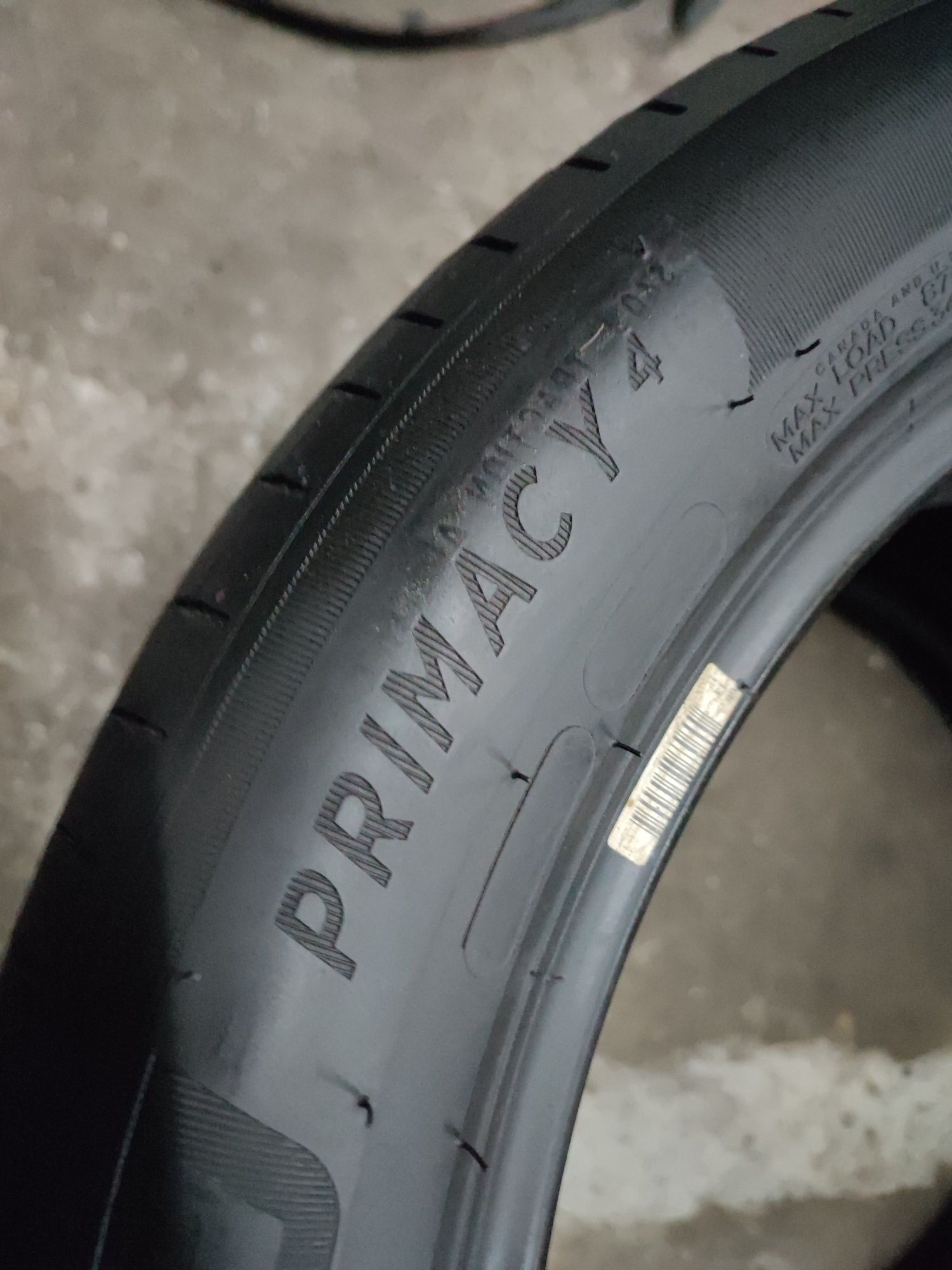 Pneus 235/50r19 Michelin Primacy 4 com 65% piso