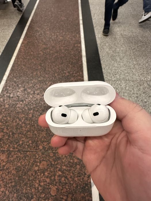 Używane słuchawki AirPods Pro 2 generacji