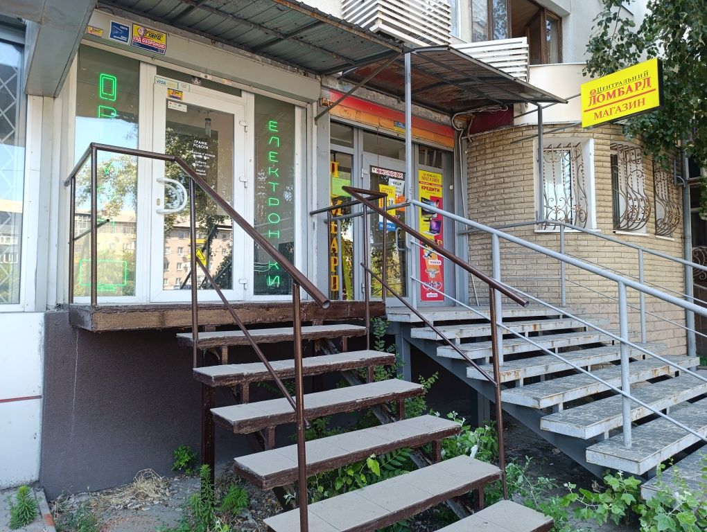Продам помещение 52,7 м.кв. Не жилой фонд. Есть арендатор.